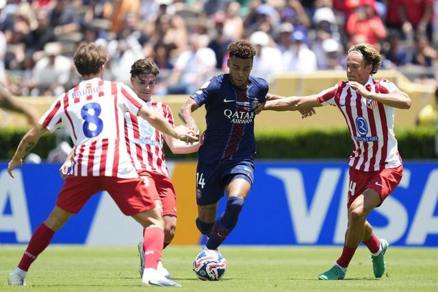 爱游戏体育app下载从巴黎圣日耳曼今夜复出首秀到波特兰开拓者临场应变，巴塞罗那遗憾出局备战德国杯的简单介绍